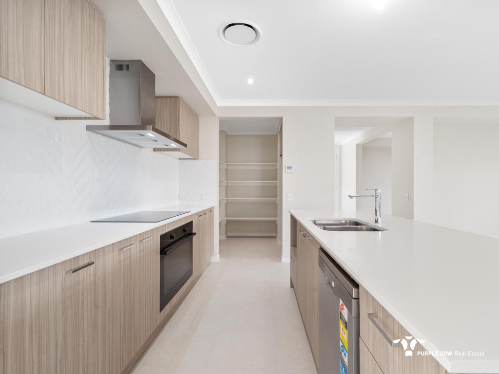 Rental: White Rock, QLD, 4306 photo-6