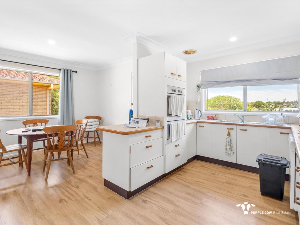 Rental: Mansfield, QLD, 4122 photo-4