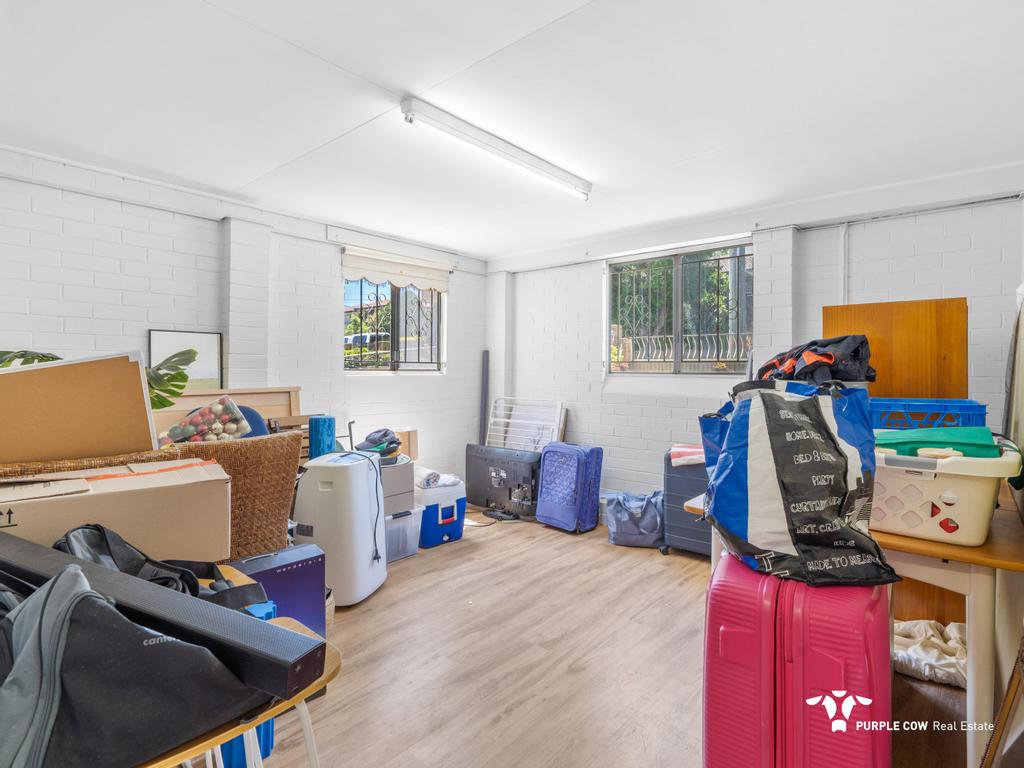 Rental: Mansfield, QLD, 4122 photo-11