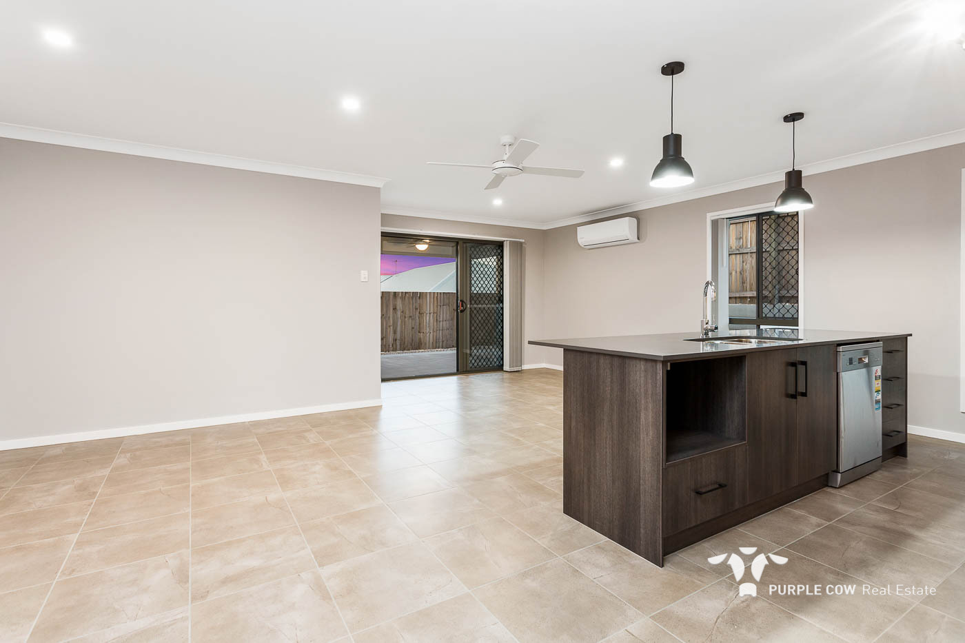 Rental: Spring Mountain, QLD, 4300 photo-4