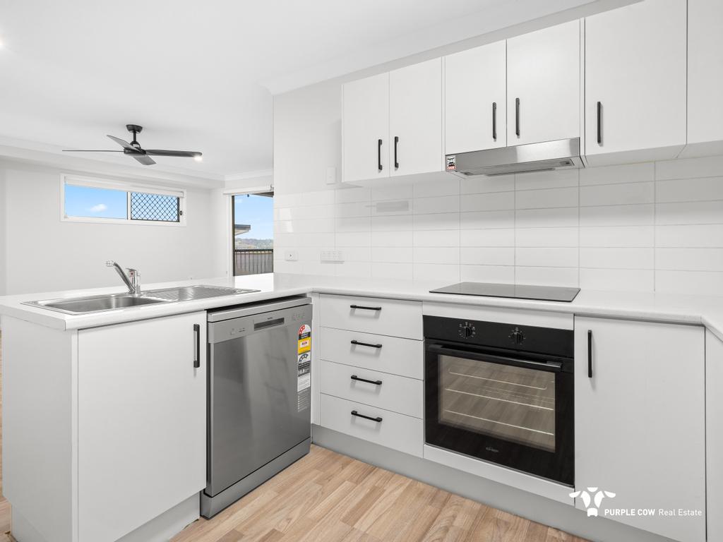 Rental: Bundamba, QLD, 4304 photo-3