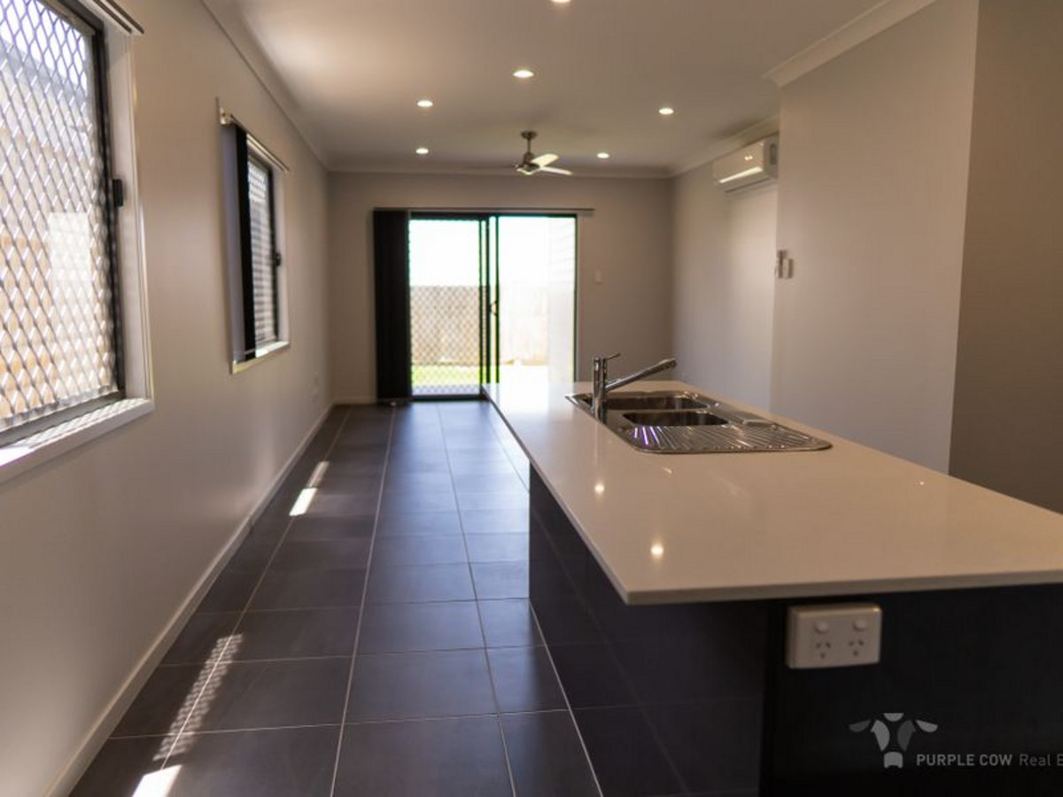 Rental: 3 Bedford Crescent, Spring Mountain, QLD, 4300 photo-1