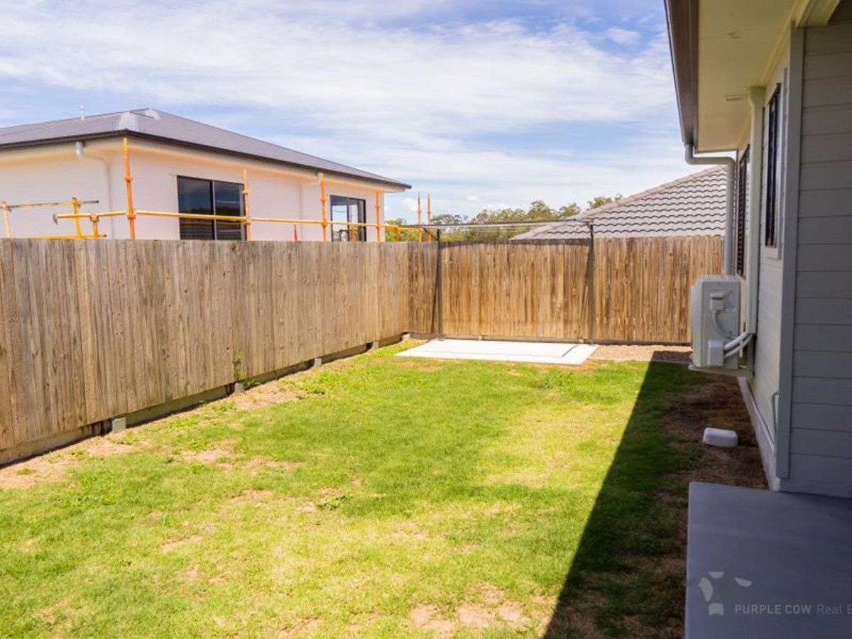 Rental: 3 Bedford Crescent, Spring Mountain, QLD, 4300 photo-13