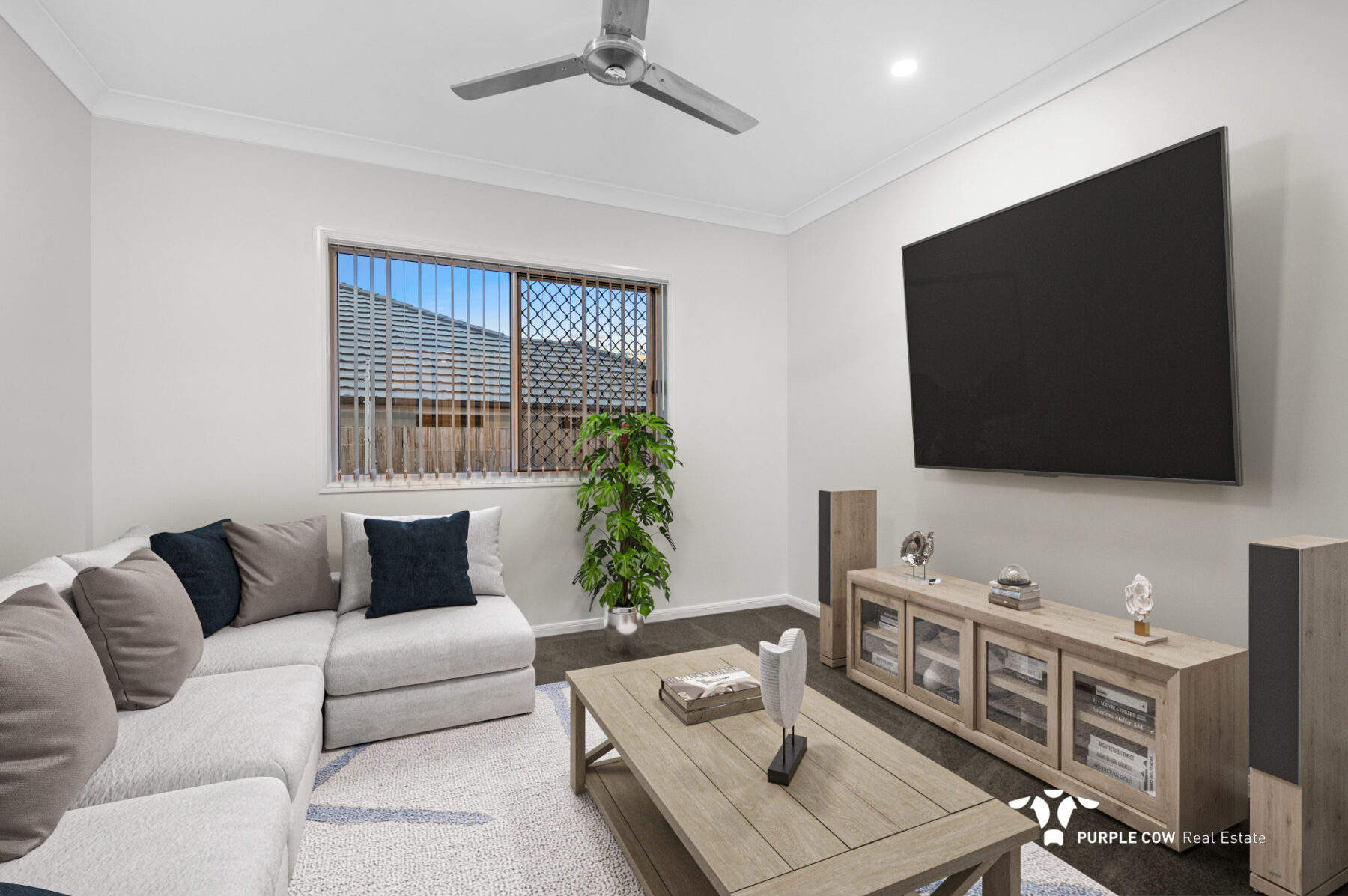 Property: 6 Barham Way, Spring Mountain, QLD, 4300 photo-4