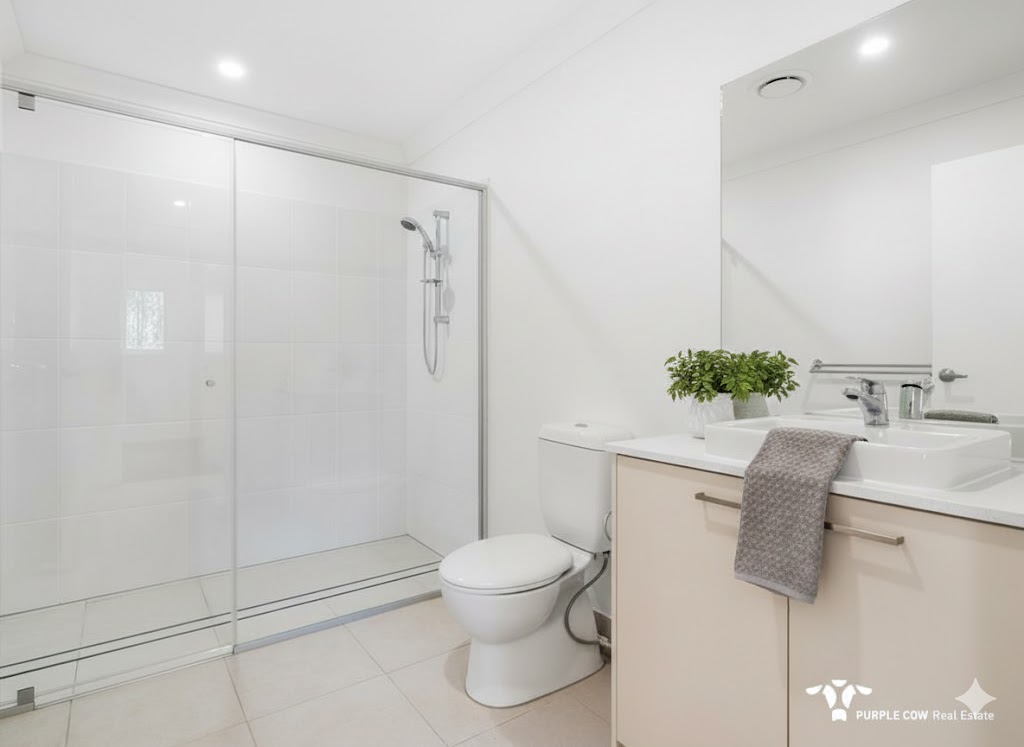 Rental: Logan Village, QLD, 4207 photo-6