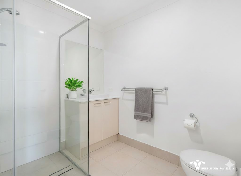 Rental: Logan Village, QLD, 4207 photo-3