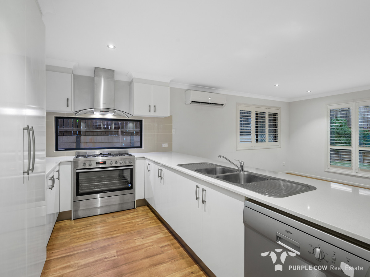 Rental: 8 Lindwall Court, Springfield Lakes, QLD, 4300 photo-3