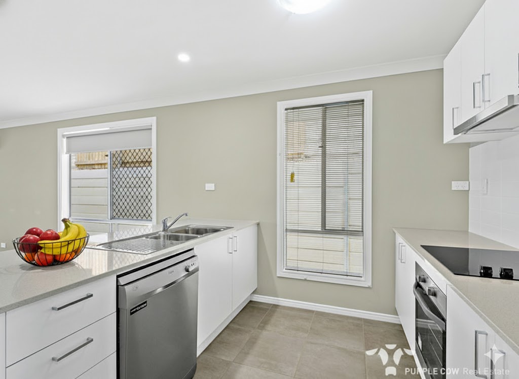 Rental: Spring Mountain, QLD, 4300 photo-2