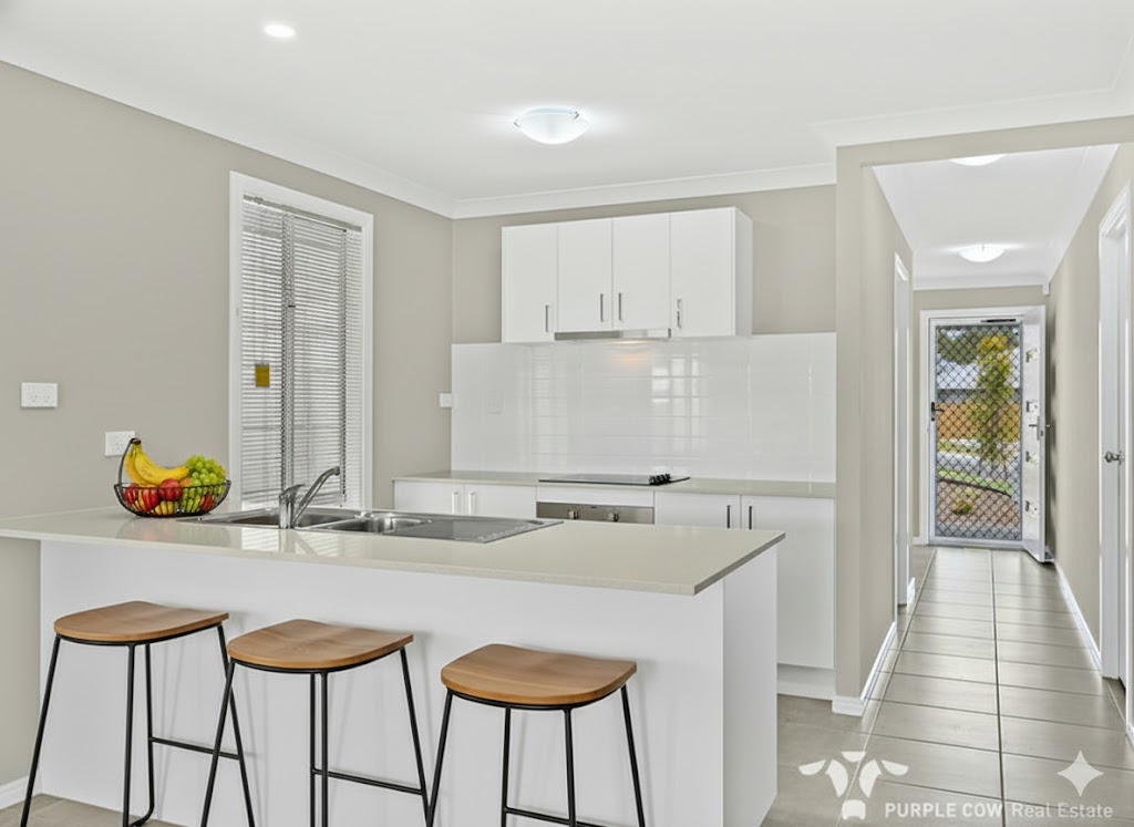 Rental: Spring Mountain, QLD, 4300 photo-3