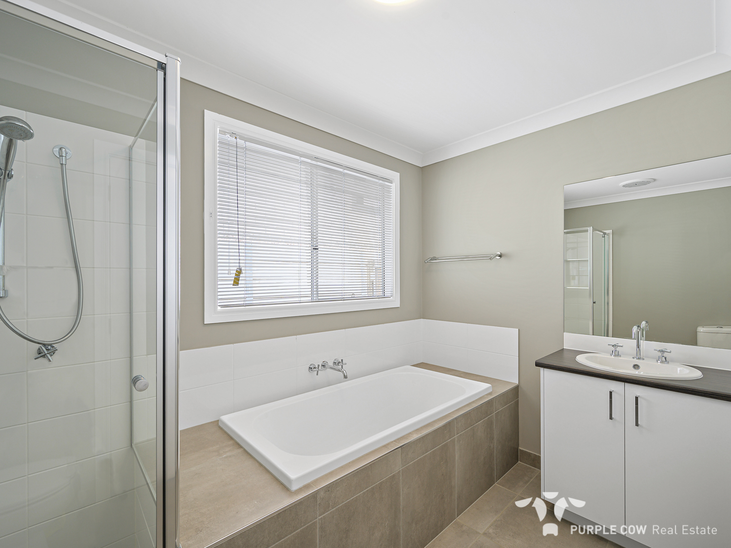 Rental: Spring Mountain, QLD, 4300 photo-5