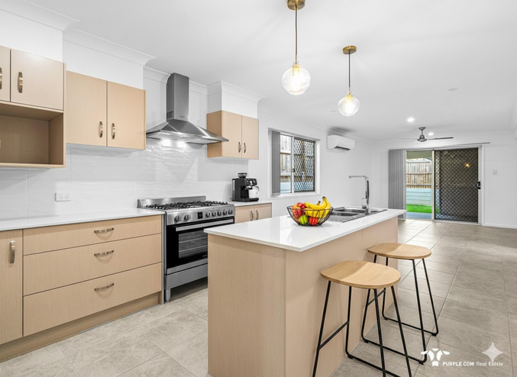 Rental: Spring Mountain, QLD, 4300 photo-3