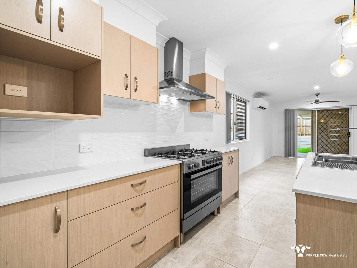 Rental: Spring Mountain, QLD, 4300 photo-5