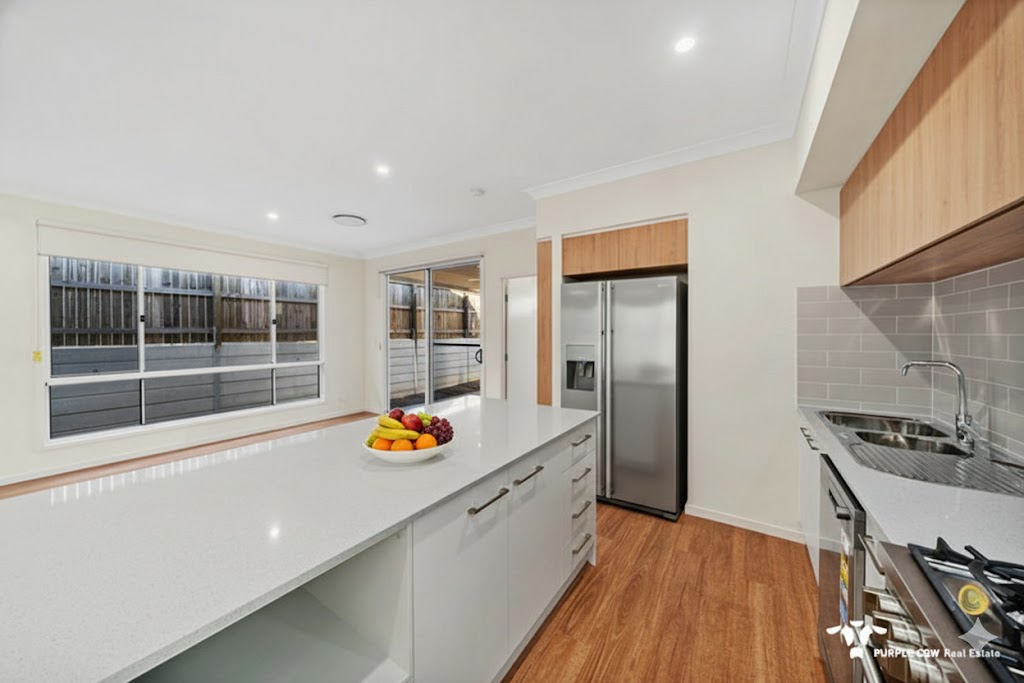 Rental: 12 Alberg Street, Spring Mountain, QLD, 4300 photo-3