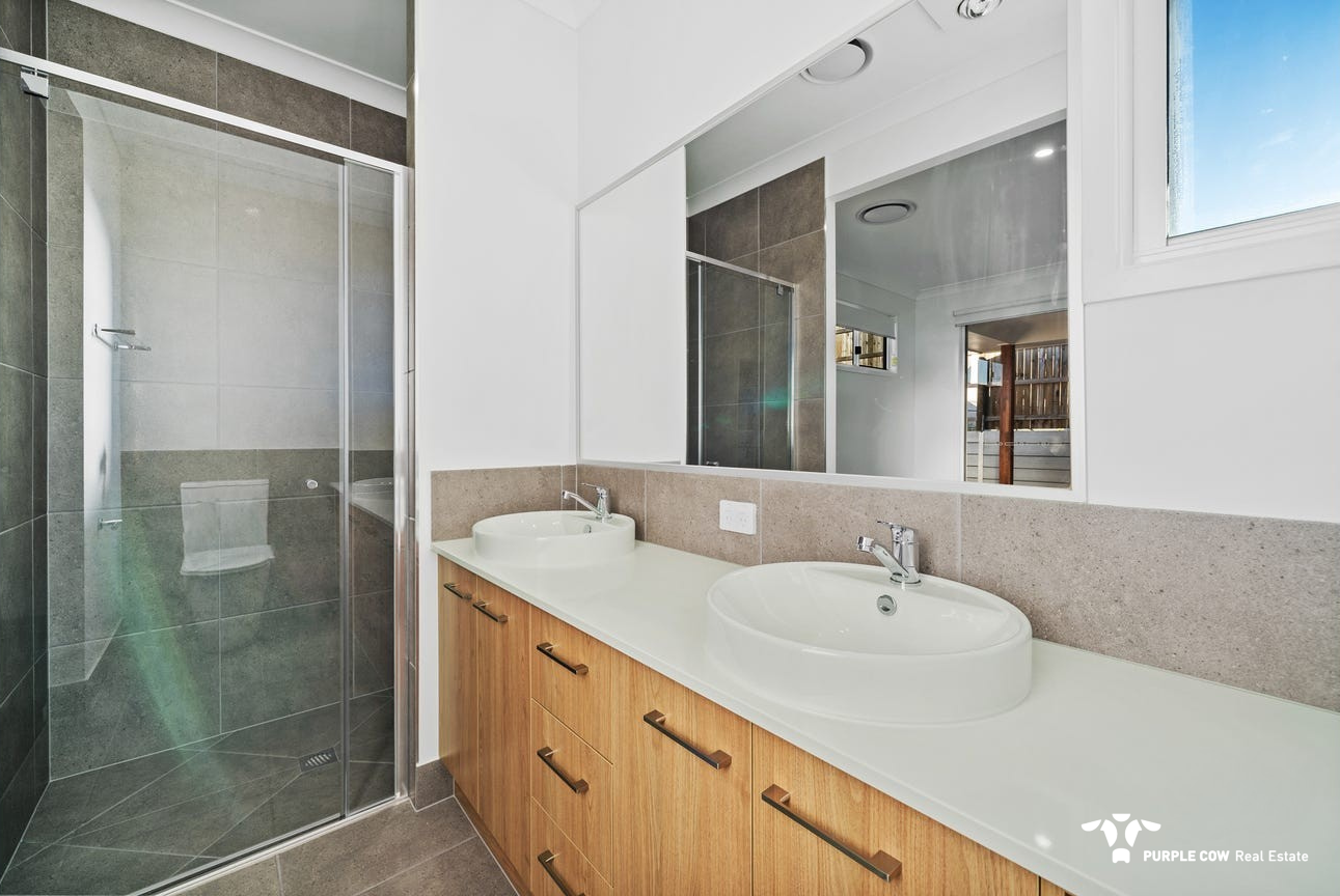 Rental: 12 Alberg Street, Spring Mountain, QLD, 4300 photo-9