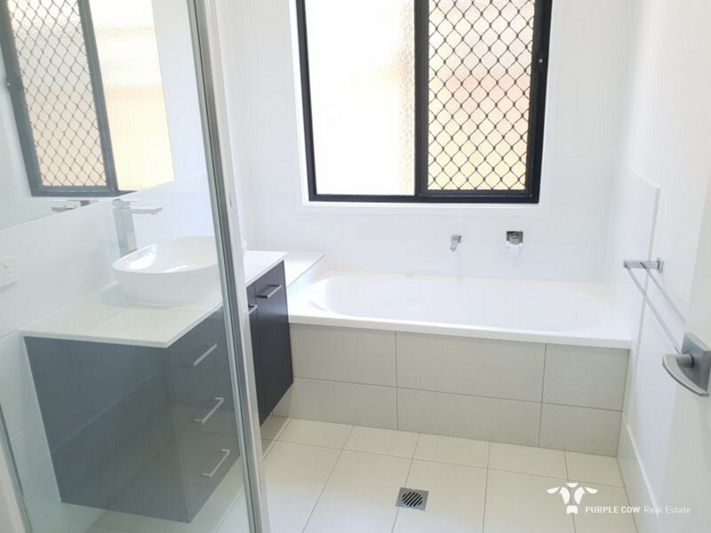 Rental: 3 Reg Grundy Street, Ripley, QLD, 4306 photo-5