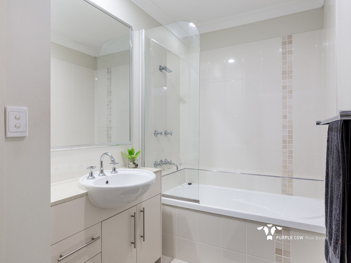 Rental: 158 Grande Avenue, Springfield Lakes, QLD, 4300 photo-4