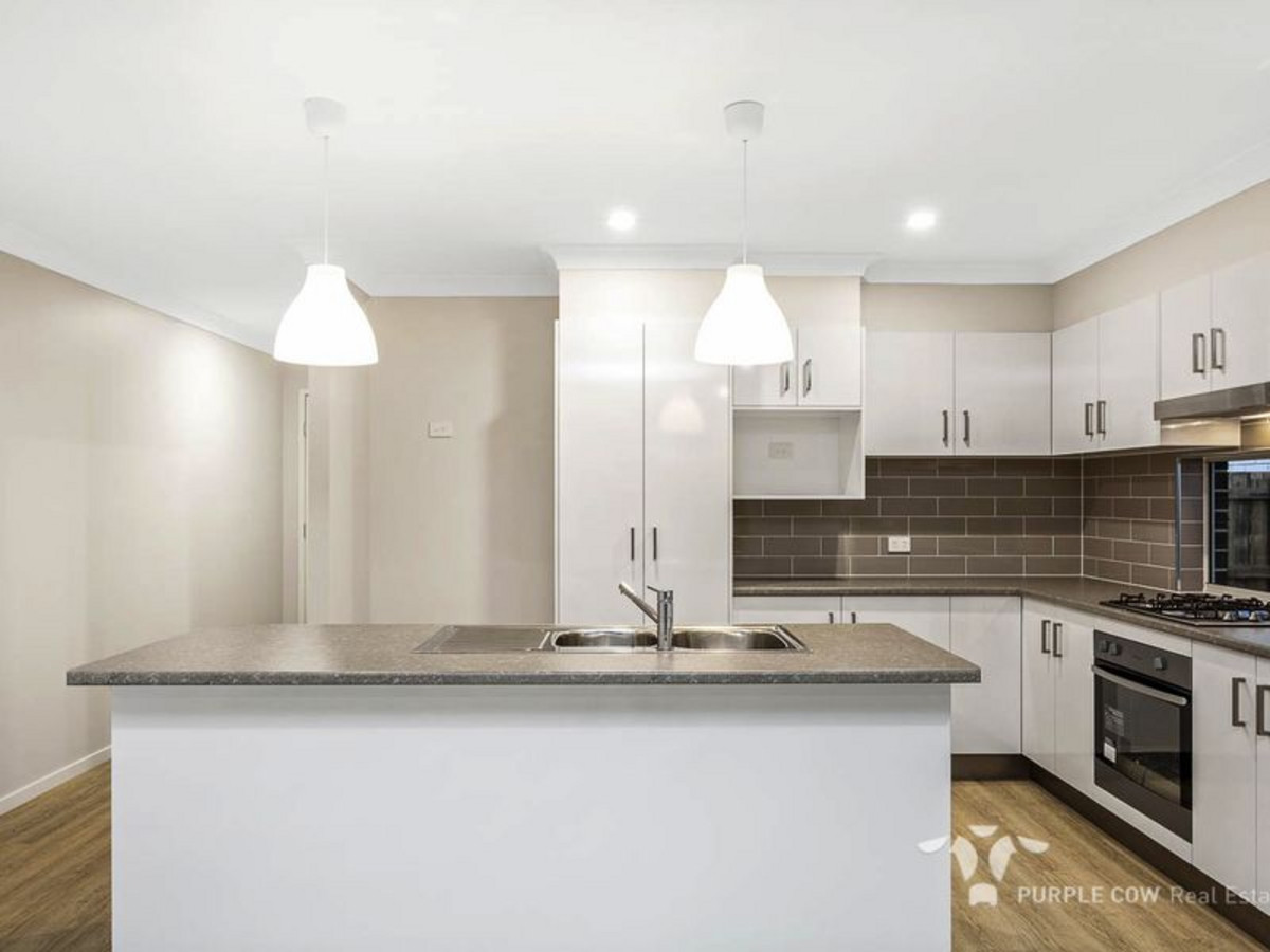 Rental: 27 Madeira Street, Springfield Lakes, QLD, 4300 photo-1