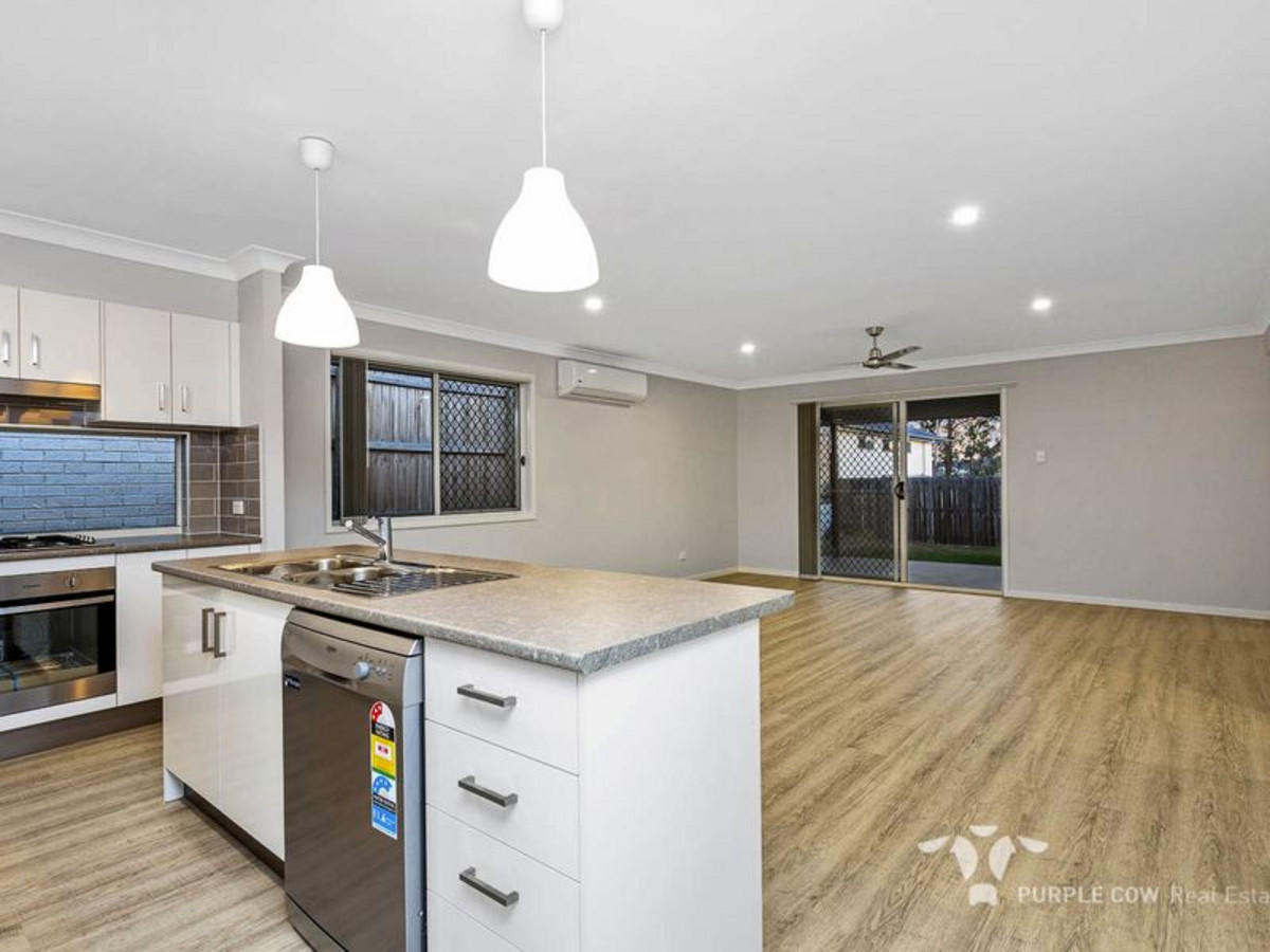 Rental: 27 Madeira Street, Springfield Lakes, QLD, 4300 photo-2