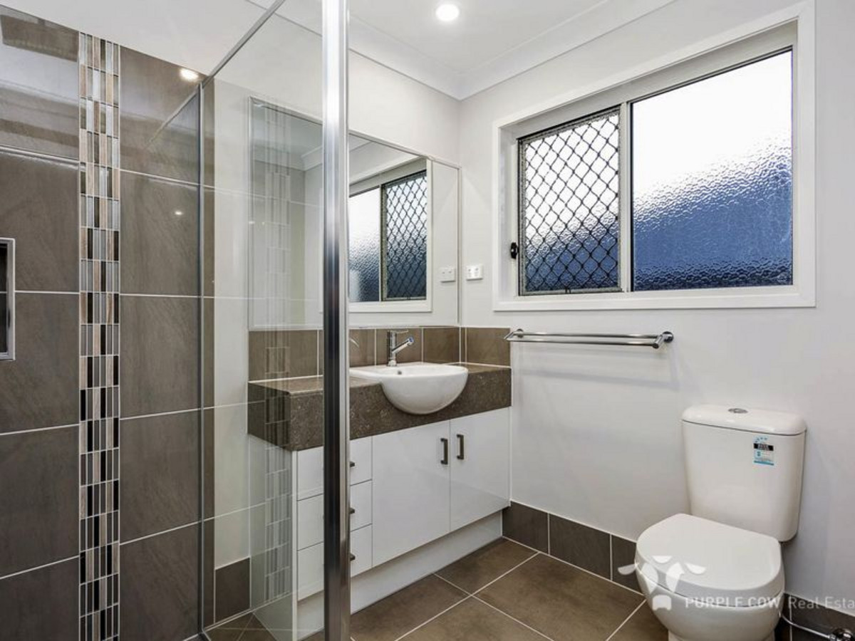 Rental: 27 Madeira Street, Springfield Lakes, QLD, 4300 photo-6