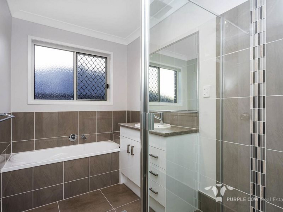 Rental: 27 Madeira Street, Springfield Lakes, QLD, 4300 photo-8