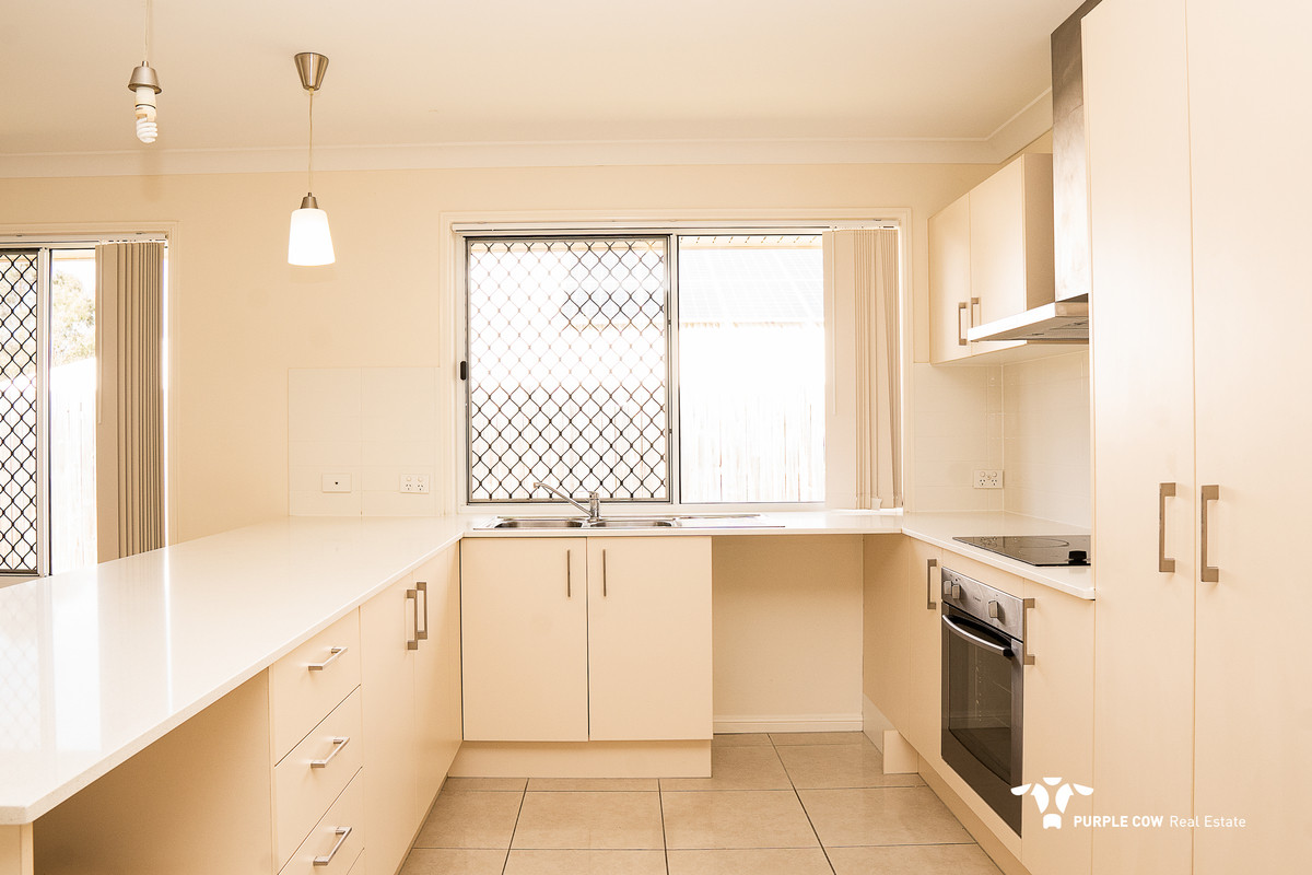 Rental: 5 Lomandra Street, Deebing Heights, QLD, 4306 photo-3