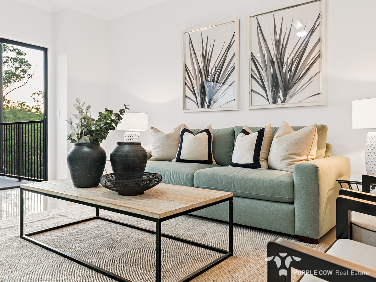 Rental: 29 Lunar Circuit, Spring Mountain, QLD, 4300 photo-5