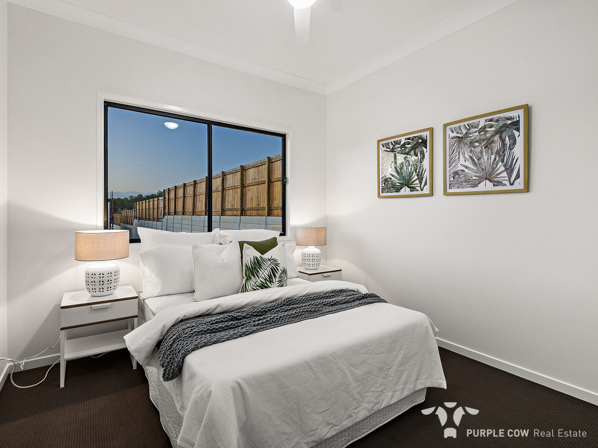 Rental: 29 Lunar Circuit, Spring Mountain, QLD, 4300 photo-11