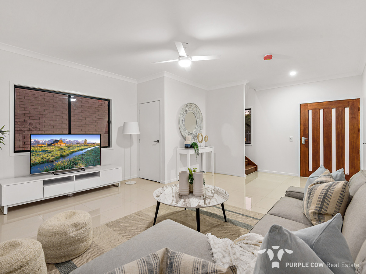 Rental: 29 Lunar Circuit, Spring Mountain, QLD, 4300 photo-16