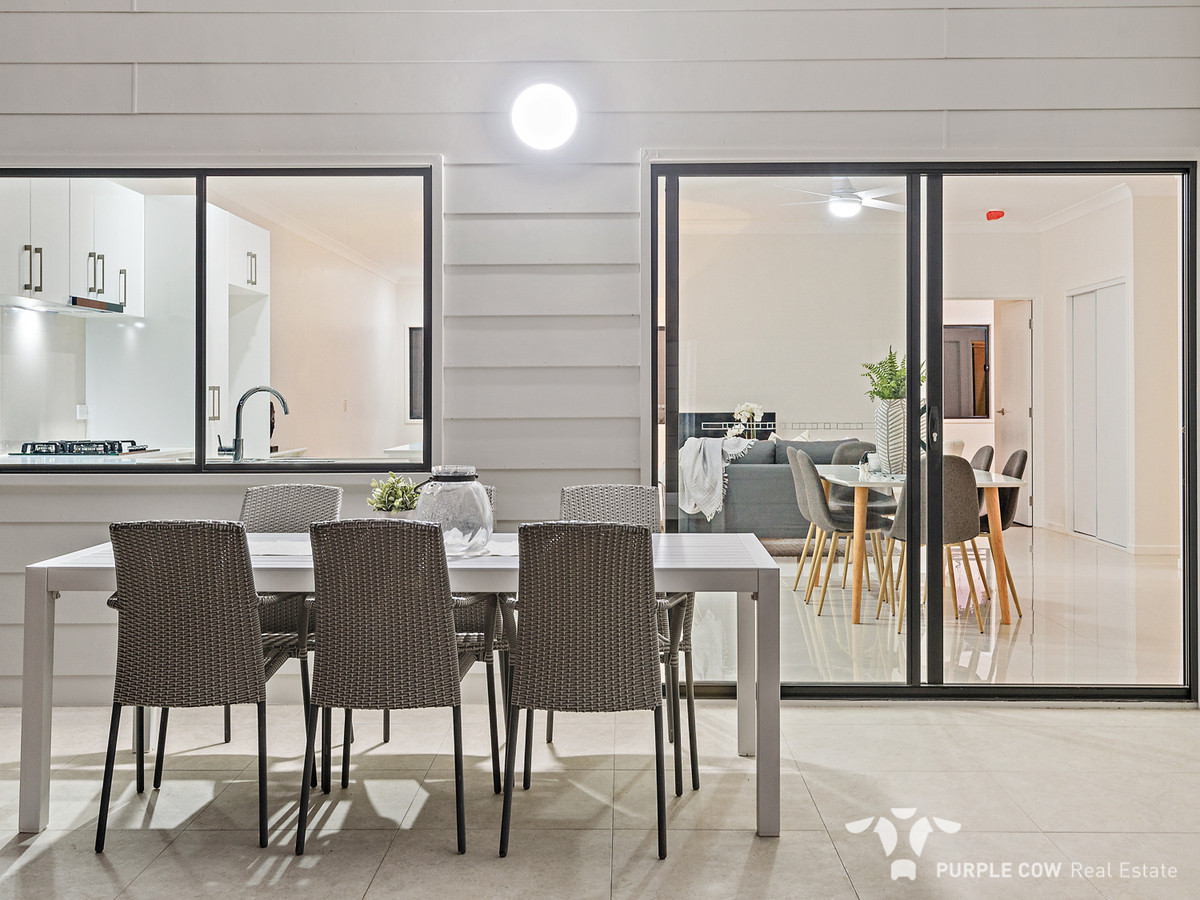 Rental: 29 Lunar Circuit, Spring Mountain, QLD, 4300 photo-17