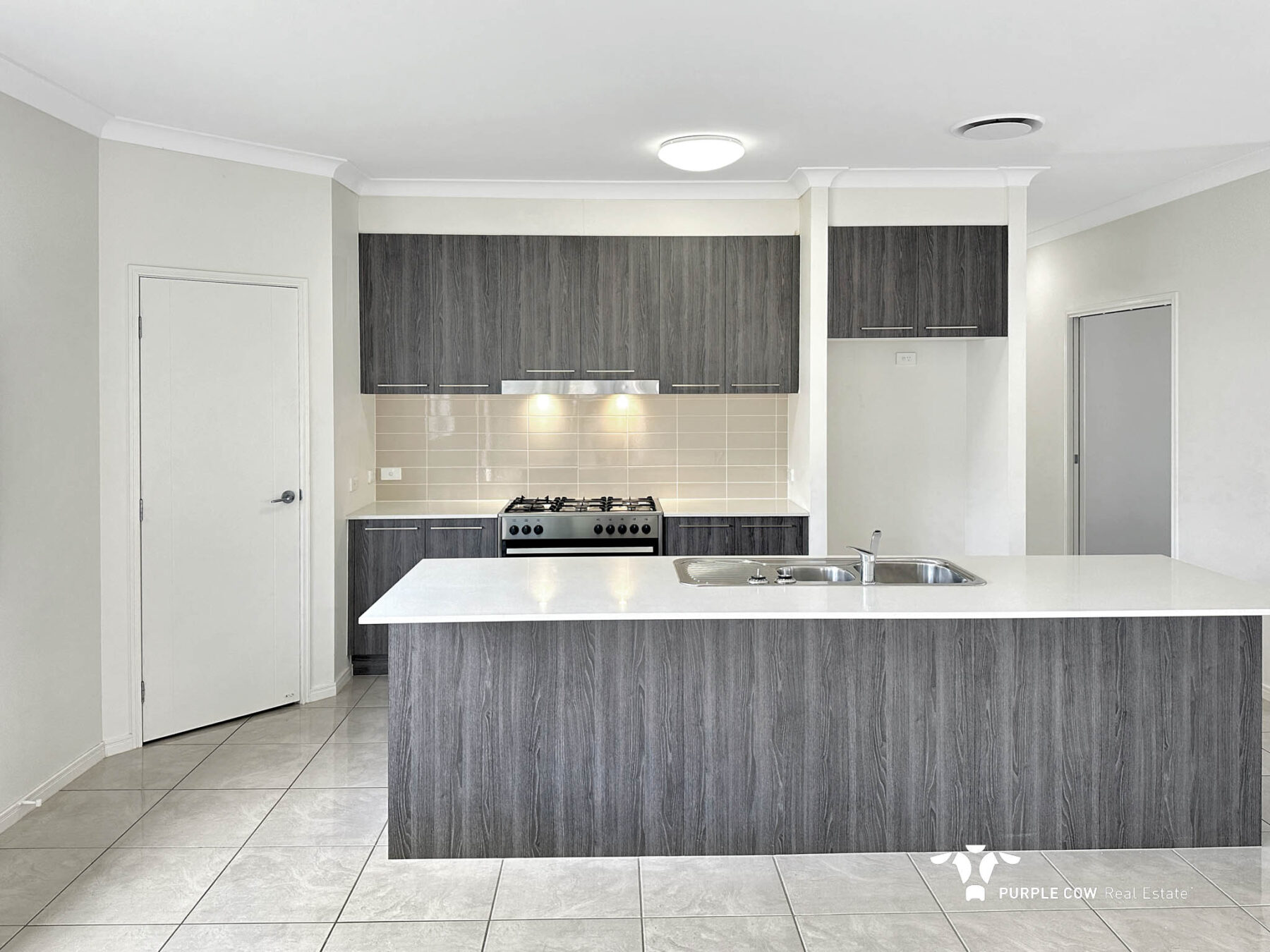 Property: 22 Barratta Street, Spring Mountain, QLD, 4300 photo-3