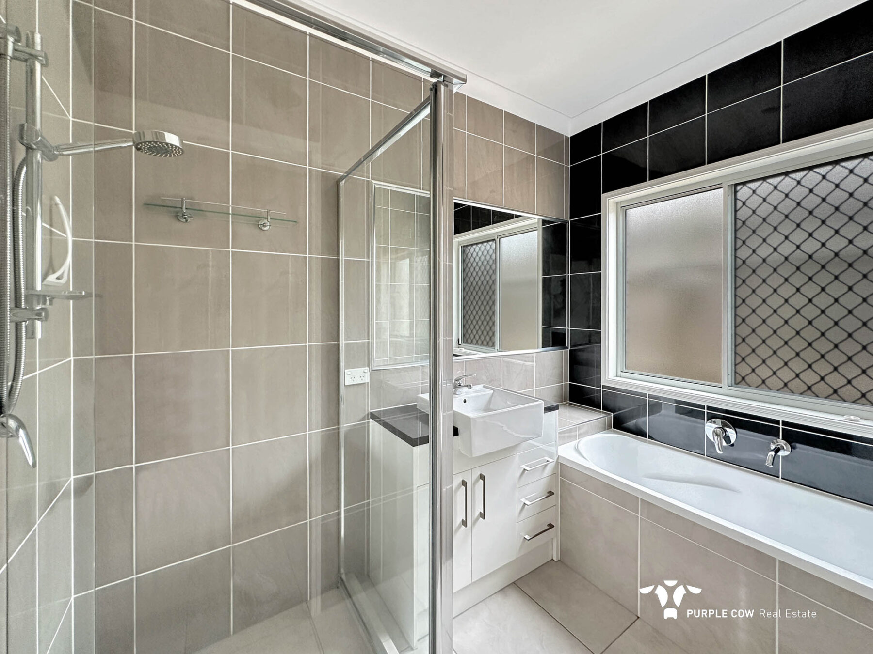 Property: 22 Barratta Street, Spring Mountain, QLD, 4300 photo-5