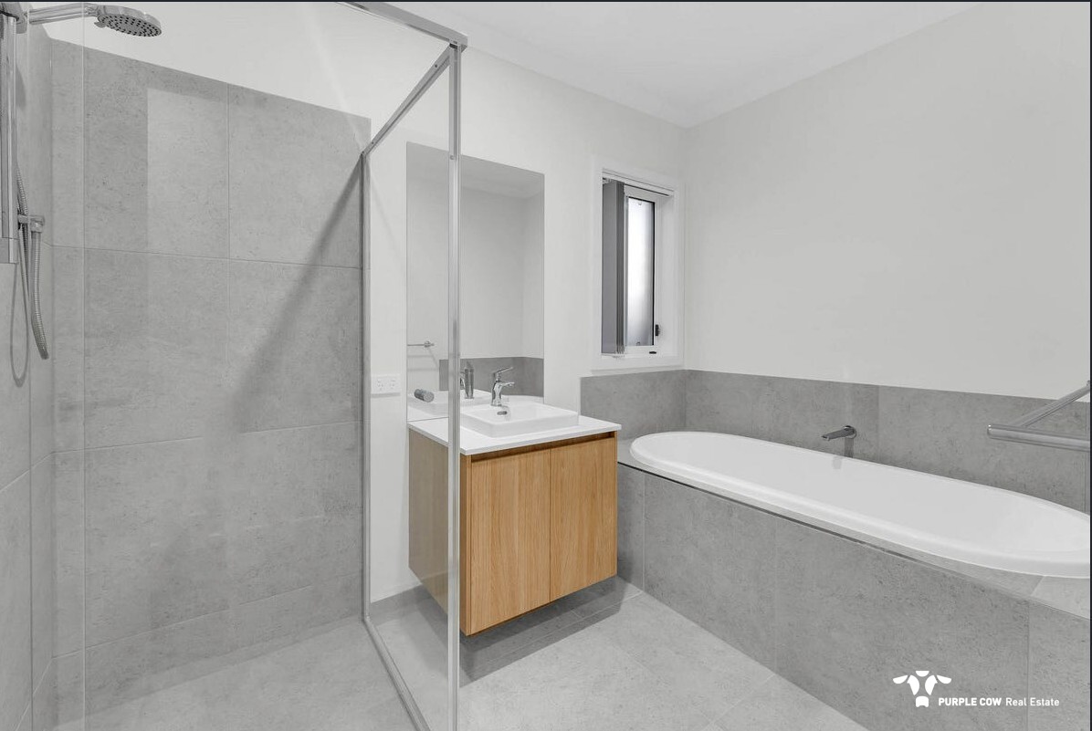 Rental: White Rock, QLD, 4306 photo-6