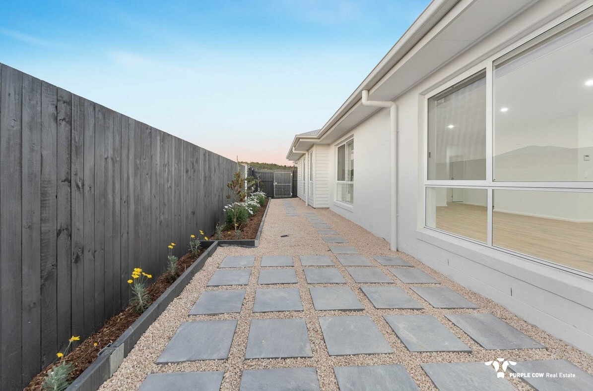 Rental: White Rock, QLD, 4306 photo-14