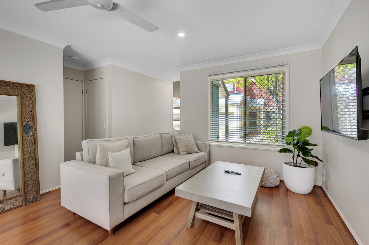 Rental: Oxley, QLD, 4075 photo-3