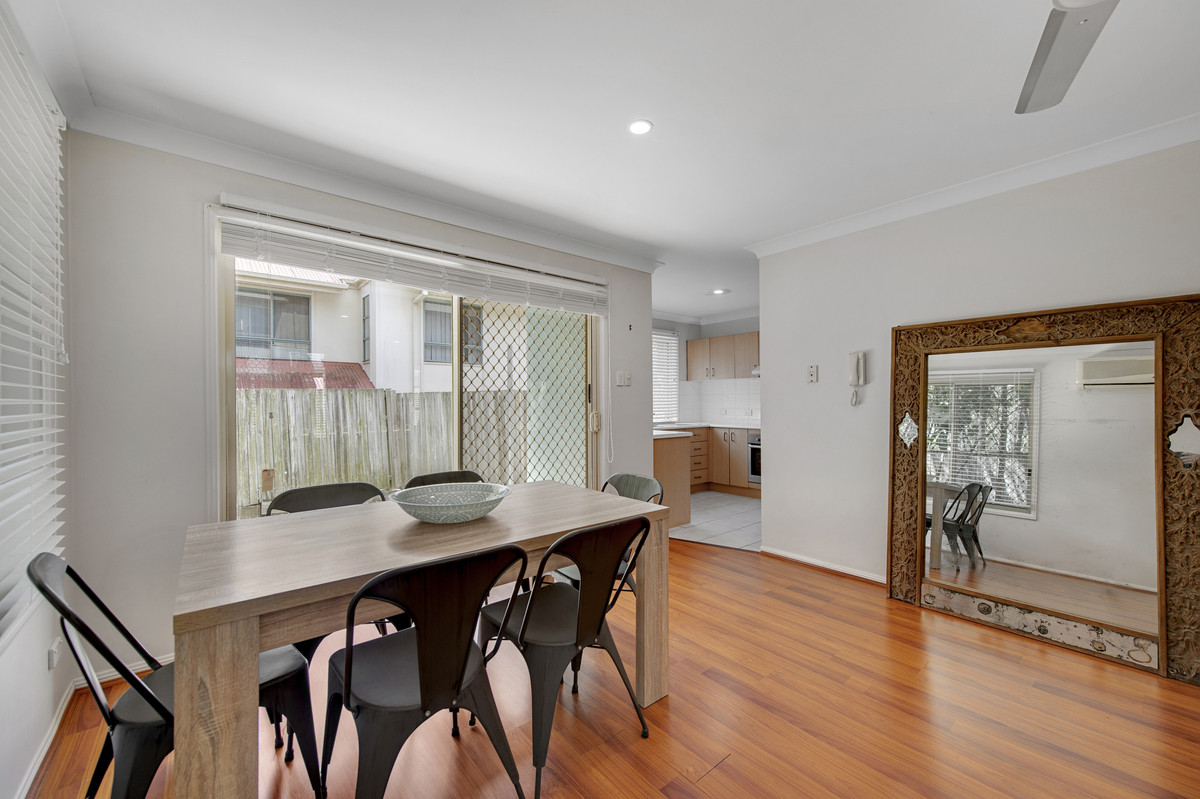 Rental: Oxley, QLD, 4075 photo-5