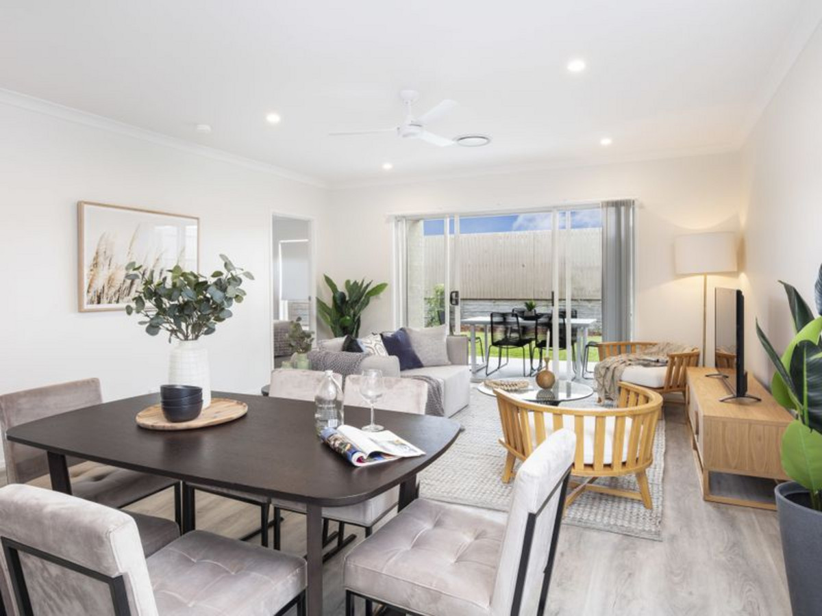 Rental: GREENBANK, QLD, 4124 photo-9