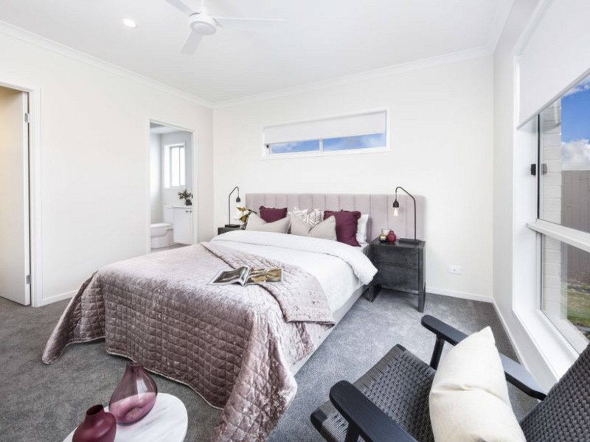 Rental: GREENBANK, QLD, 4124 photo-13