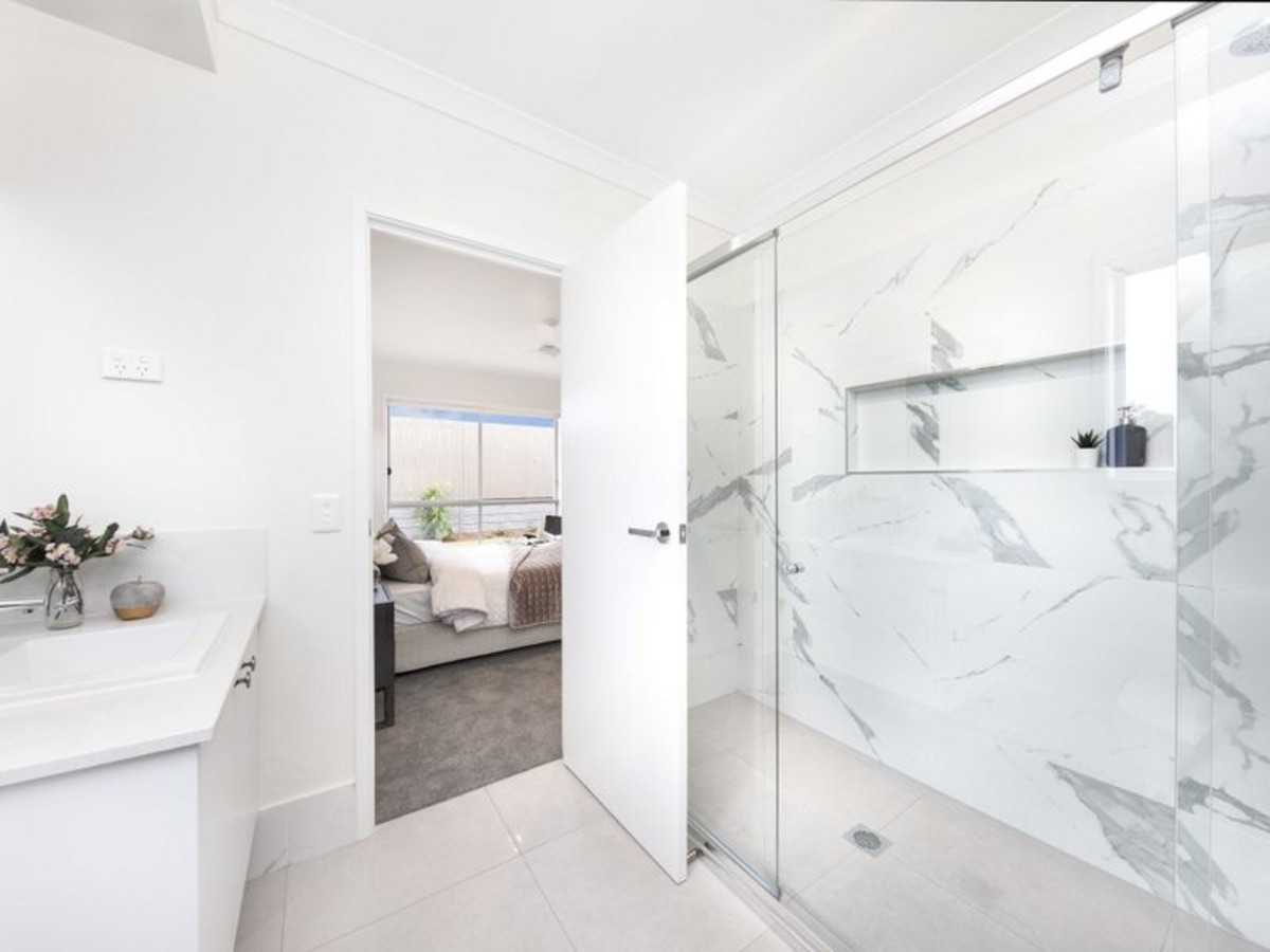 Rental: GREENBANK, QLD, 4124 photo-16