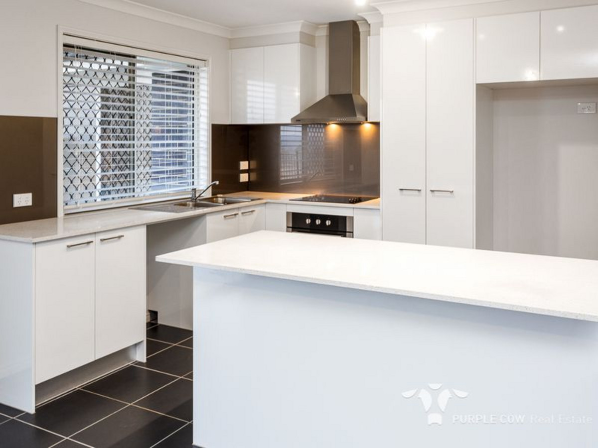 Rental: Plainland, QLD, 4341 photo-3
