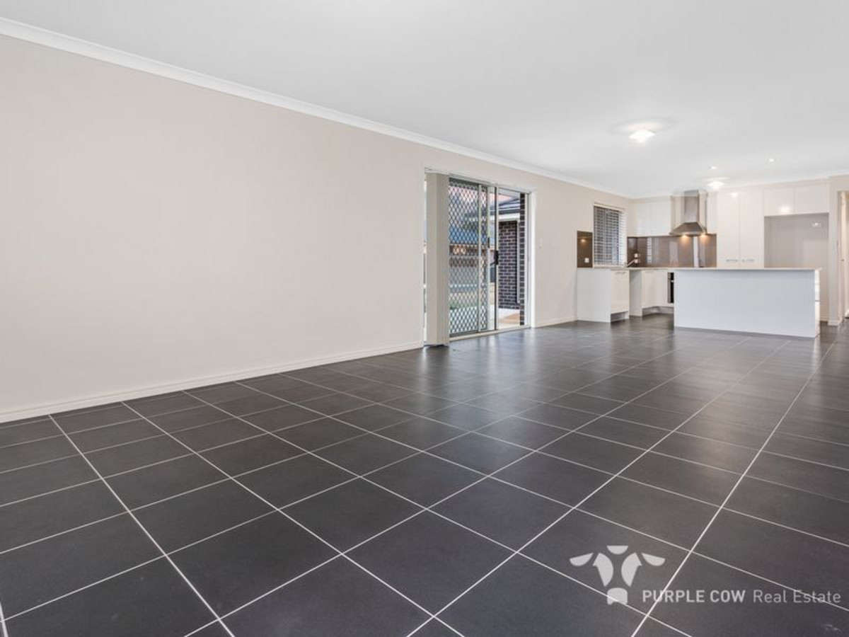 Rental: Plainland, QLD, 4341 photo-4