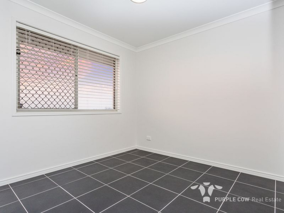 Rental: Plainland, QLD, 4341 photo-10