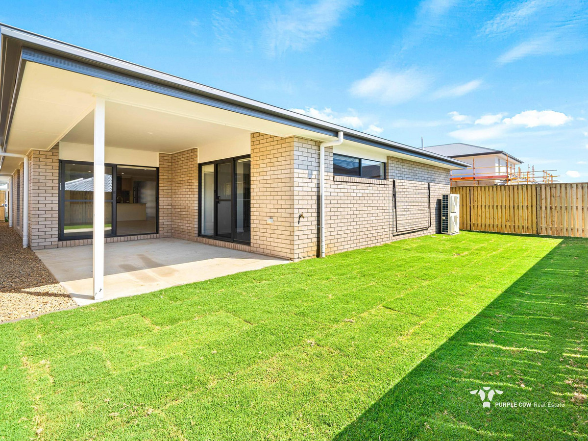 Rental: White Rock, QLD, 4306 photo-11