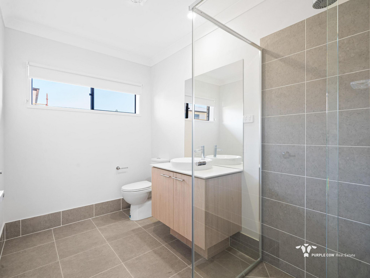 Rental: White Rock, QLD, 4306 photo-9