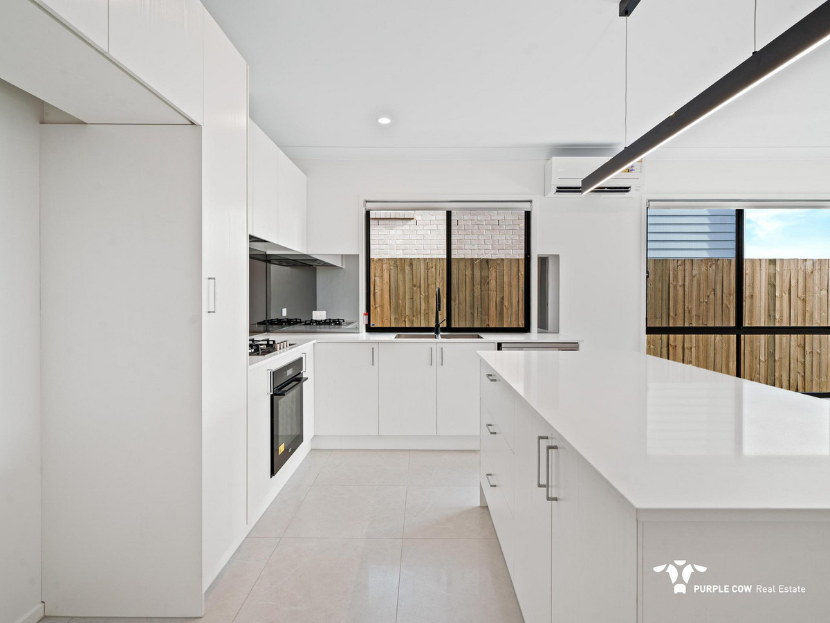 Rental: Spring Mountain, QLD, 4300 photo-3
