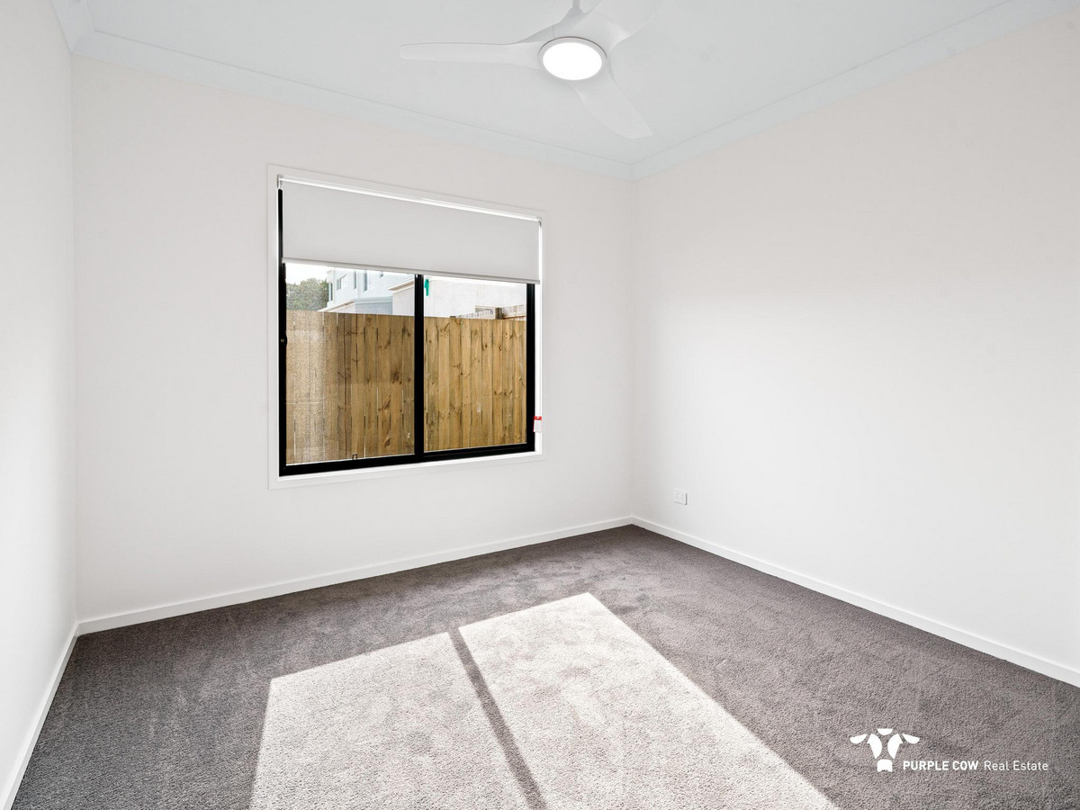 Rental: Spring Mountain, QLD, 4300 photo-7