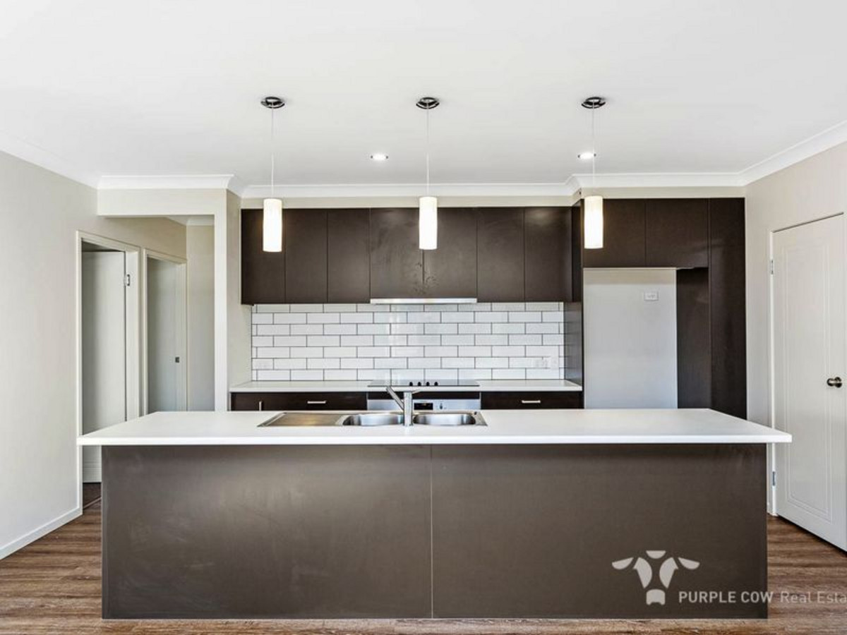 Rental: Spring Mountain, QLD, 4300 photo-3