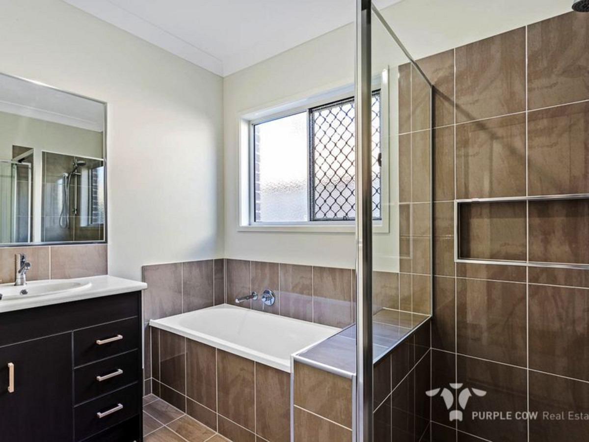 Rental: Spring Mountain, QLD, 4300 photo-6