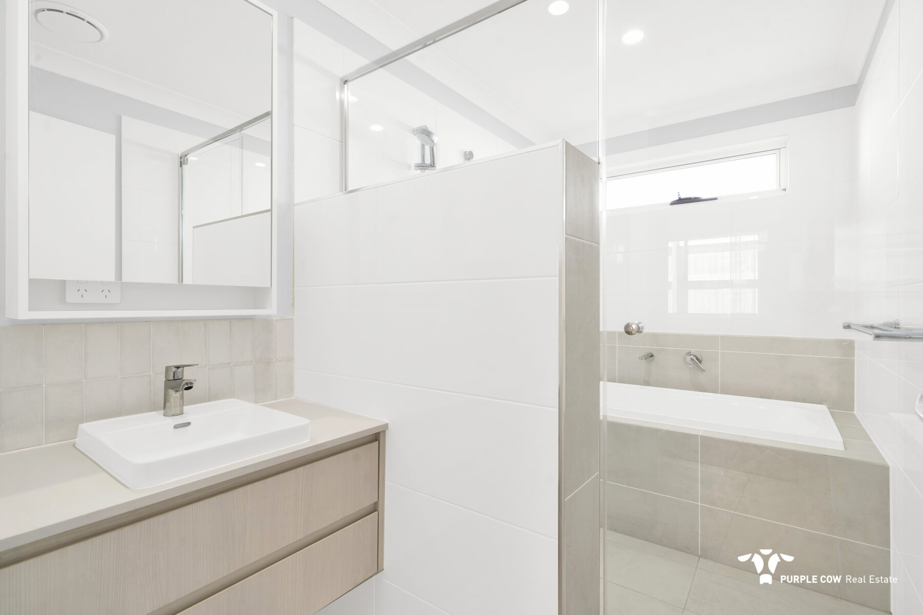 Rental: White Rock, QLD, 4306 photo-4