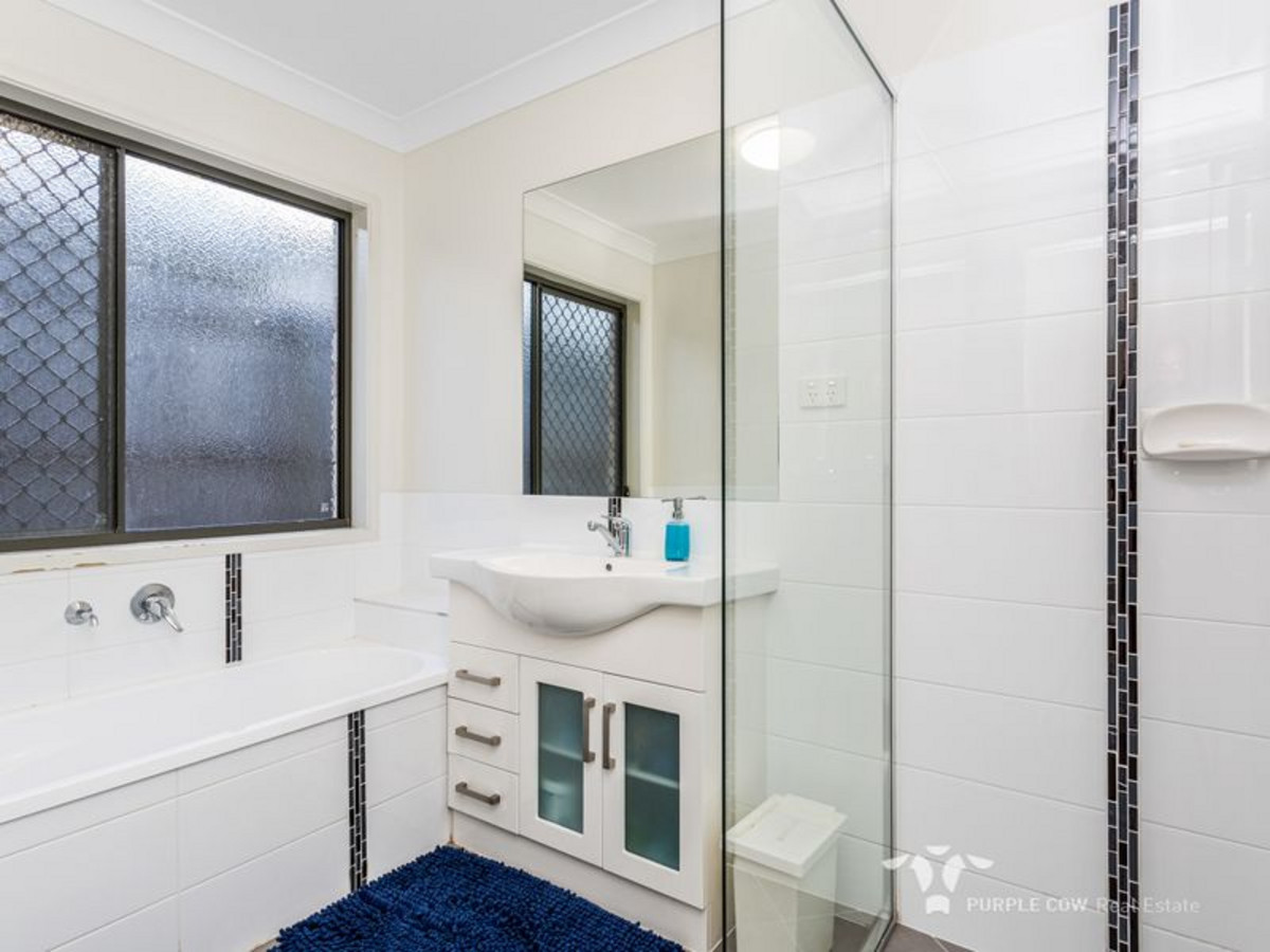 Rental: Springfield Lakes, QLD, 4300 photo-11