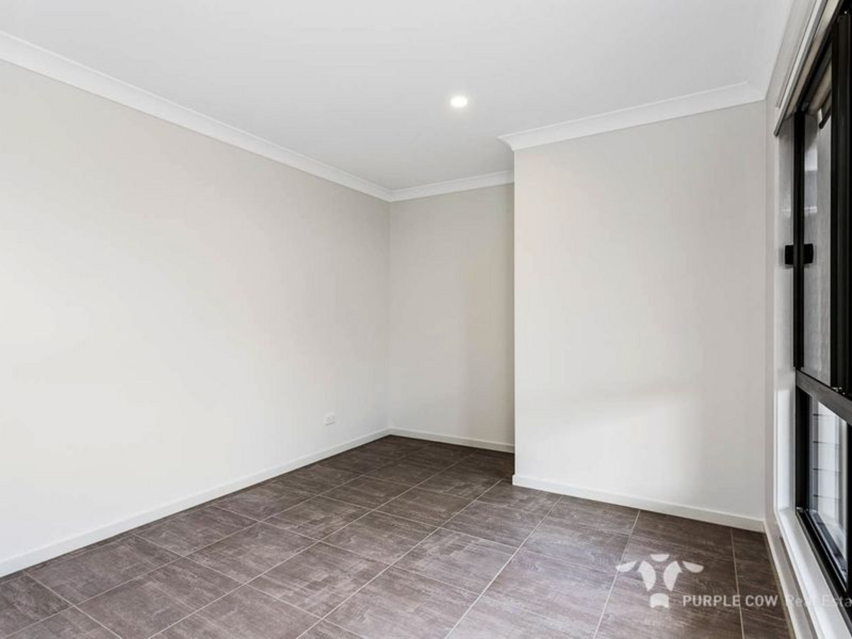 Rental: Collingwood Park, QLD, 4301 photo-4
